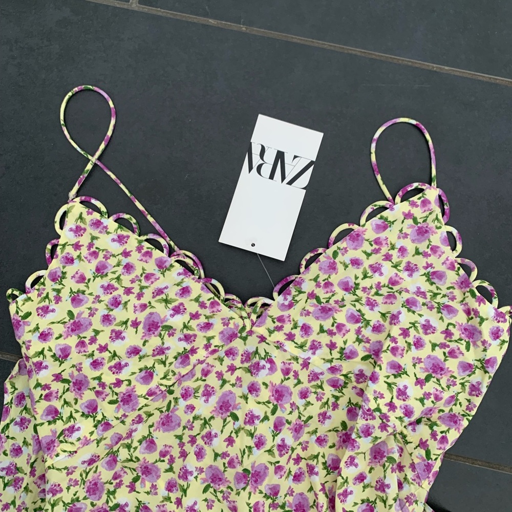 NWT Zara Floral Strappy Slip Midi Dress for spring, scalloped top, size XS